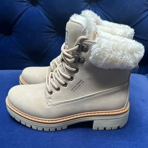 NEW Women’s Outdoor Winter Snow Boots (6)